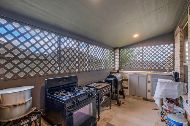 5608 Forest Cove Drive, Rosenberg, TX 77469