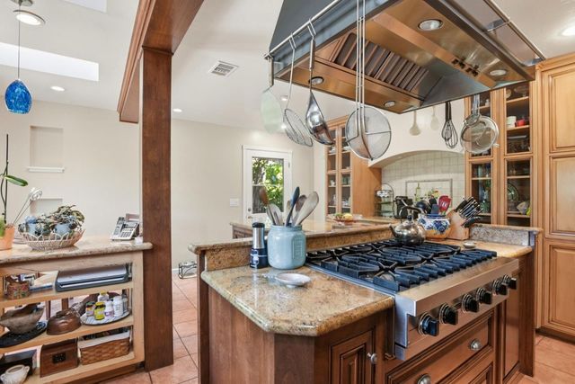 949 Pleasant Hill Road, Redwood City, CA 94061