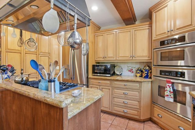 949 Pleasant Hill Road, Redwood City, CA 94061