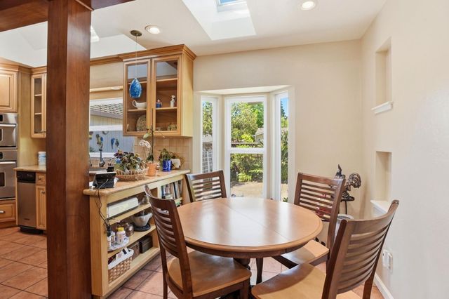 949 Pleasant Hill Road, Redwood City, CA 94061