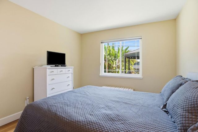 949 Pleasant Hill Road, Redwood City, CA 94061