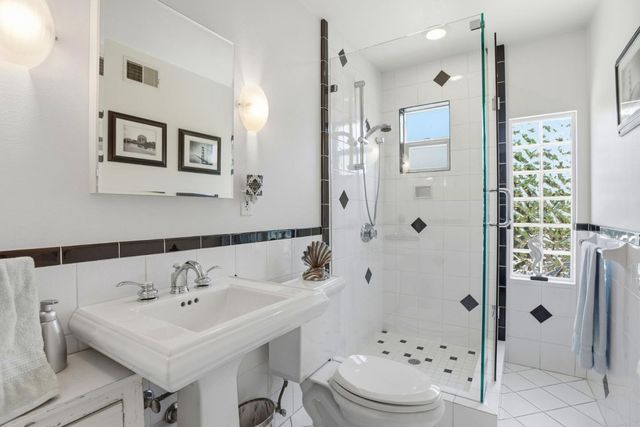 949 Pleasant Hill Road, Redwood City, CA 94061