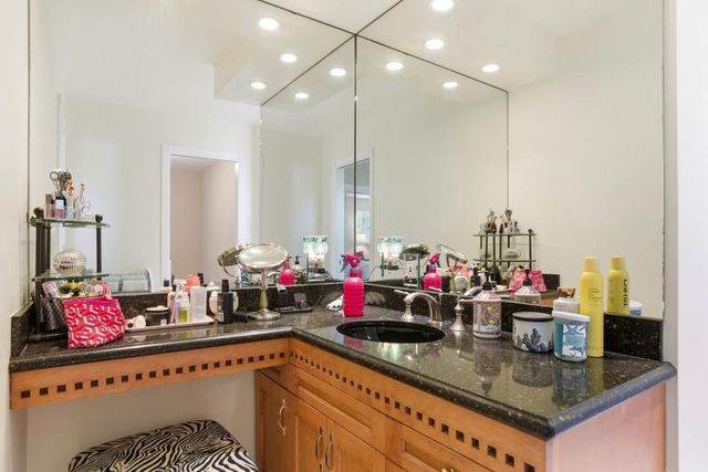 949 Pleasant Hill Road, Redwood City, CA 94061