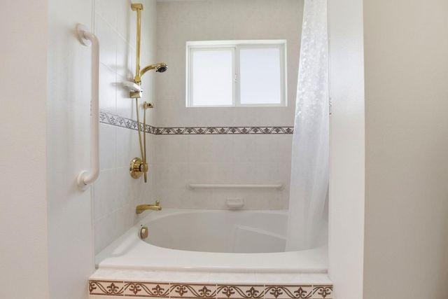 949 Pleasant Hill Road, Redwood City, CA 94061