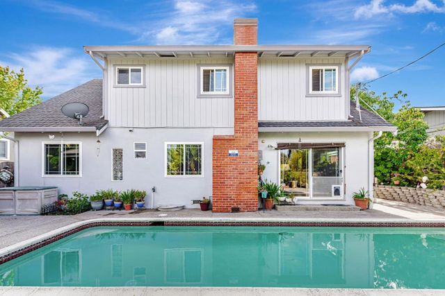 949 Pleasant Hill Road, Redwood City, CA 94061