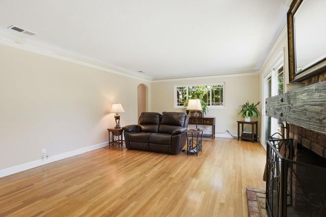 949 Pleasant Hill Road, Redwood City, CA 94061