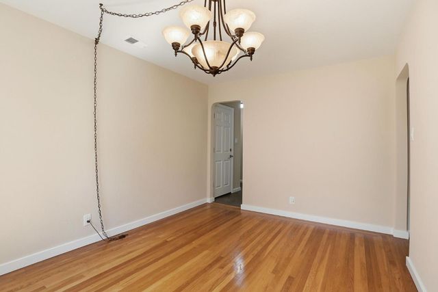 949 Pleasant Hill Road, Redwood City, CA 94061