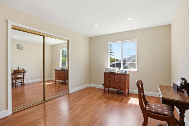 949 Pleasant Hill Road, Redwood City, CA 94061