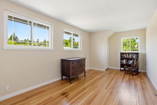 949 Pleasant Hill Road, Redwood City, CA 94061