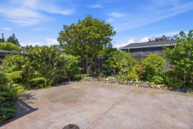 949 Pleasant Hill Road, Redwood City, CA 94061