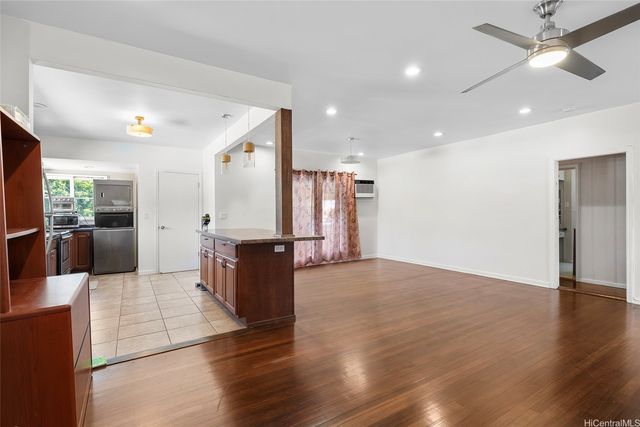 2243 Sea View Avenue, Honolulu, HI 96822