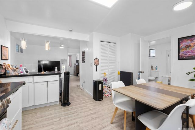 2243 Sea View Avenue, Honolulu, HI 96822