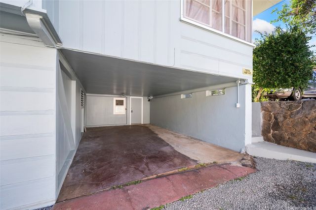 2243 Sea View Avenue, Honolulu, HI 96822