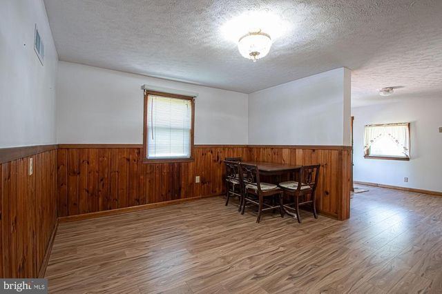 115 CHESTER GAP RD, Chester Gap, VA 22623
