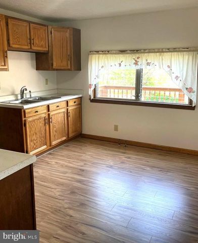 115 CHESTER GAP RD, Chester Gap, VA 22623