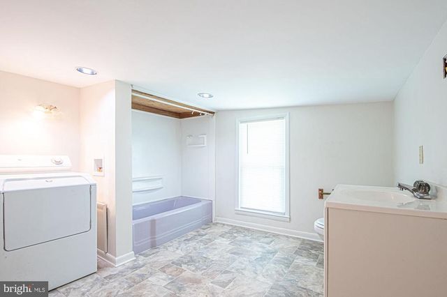 115 CHESTER GAP RD, Chester Gap, VA 22623