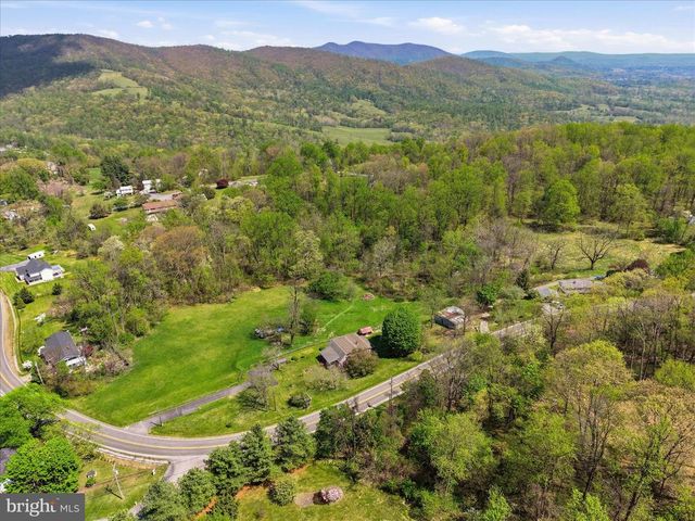 115 CHESTER GAP RD, Chester Gap, VA 22623
