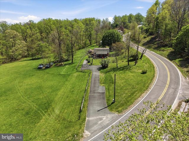 115 CHESTER GAP RD, Chester Gap, VA 22623
