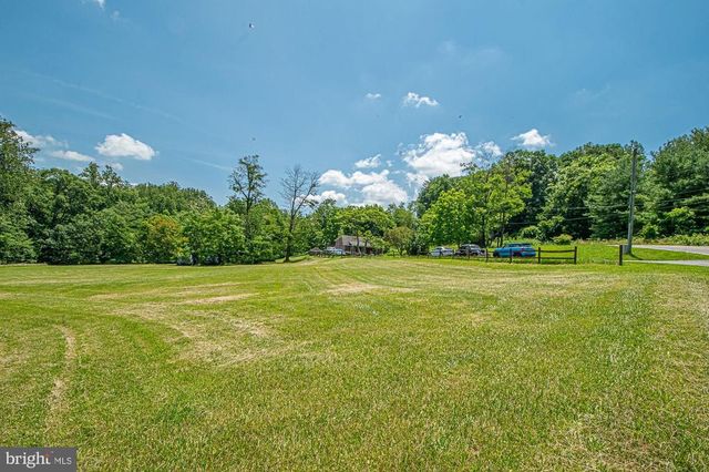 115 CHESTER GAP RD, Chester Gap, VA 22623