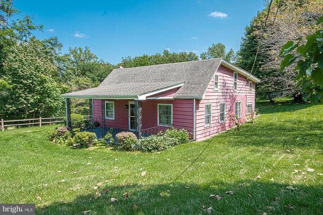 115 CHESTER GAP RD, Chester Gap, VA 22623