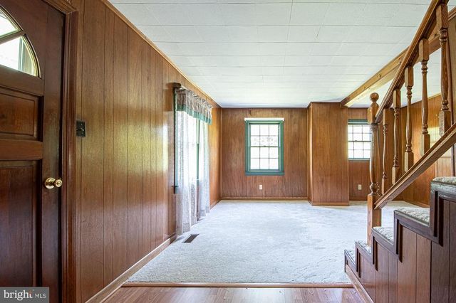 115 CHESTER GAP RD, Chester Gap, VA 22623