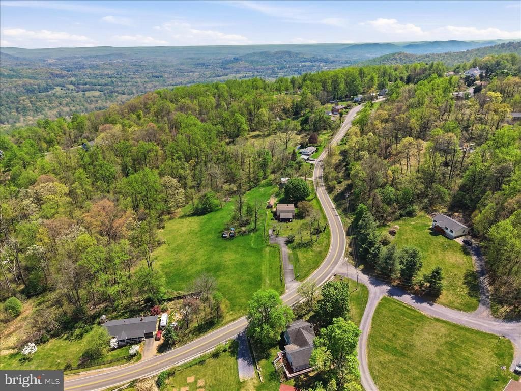 115 CHESTER GAP RD, Chester Gap, VA 22623