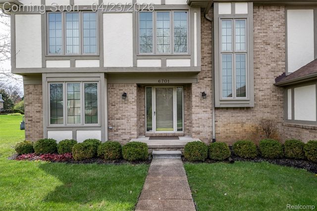 6701 Sun Valley Drive, Independence Charter Township, MI 48348