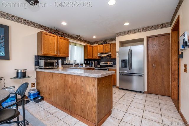 6701 Sun Valley Drive, Independence Charter Township, MI 48348
