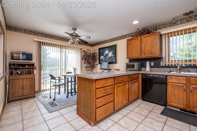 6701 Sun Valley Drive, Independence Charter Township, MI 48348