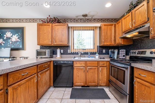 6701 Sun Valley Drive, Independence Charter Township, MI 48348