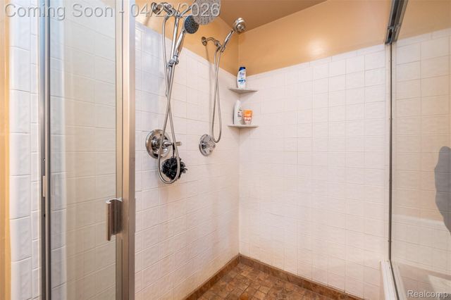 6701 Sun Valley Drive, Independence Charter Township, MI 48348