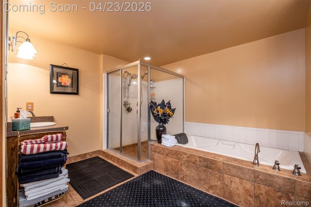 6701 Sun Valley Drive, Independence Charter Township, MI 48348