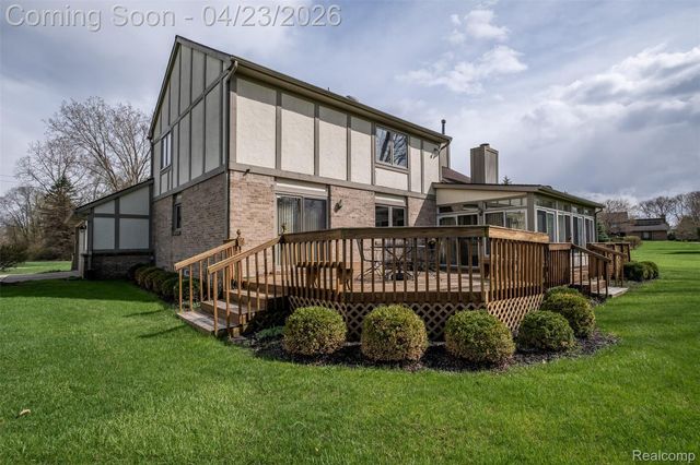 6701 Sun Valley Drive, Independence Charter Township, MI 48348