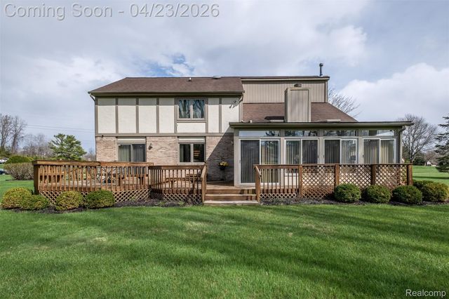 6701 Sun Valley Drive, Independence Charter Township, MI 48348