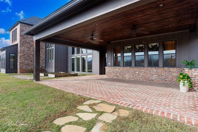 237 Captain Hm Shreve Boulevard, Shreveport, LA 71115