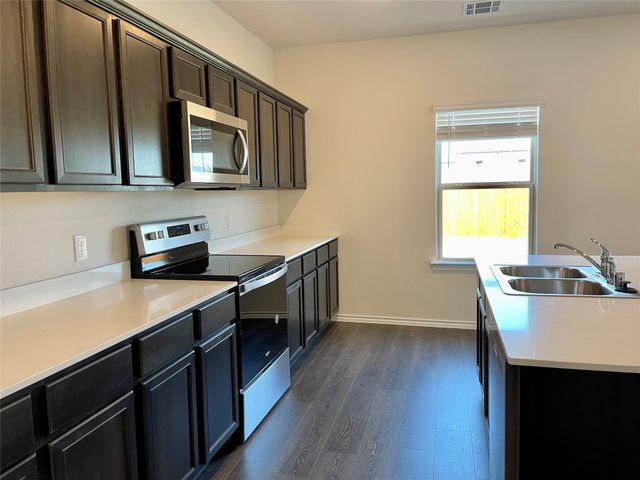 3205 Sweetwater Way, Sherman, TX 75090