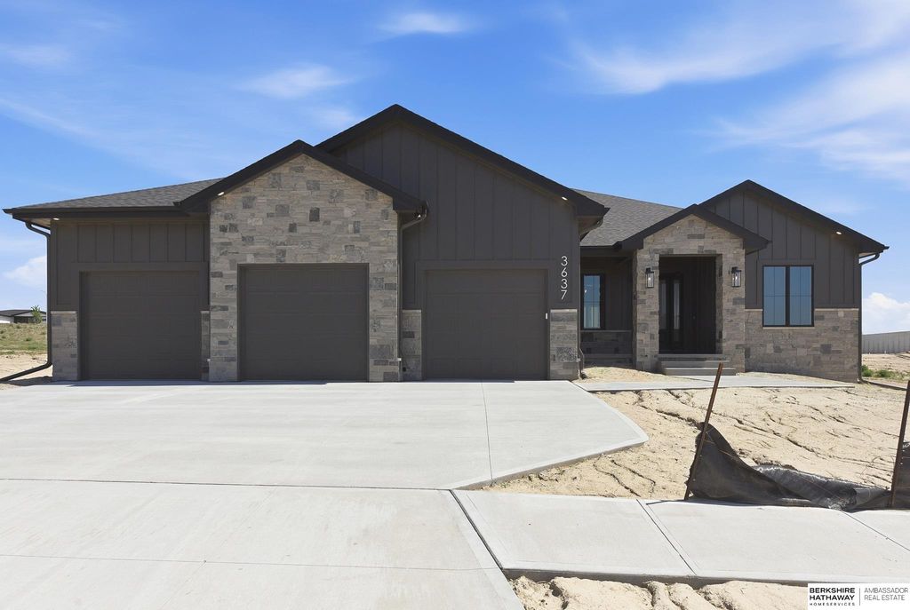 3637 S 218th Street, Elkhorn, NE 68022