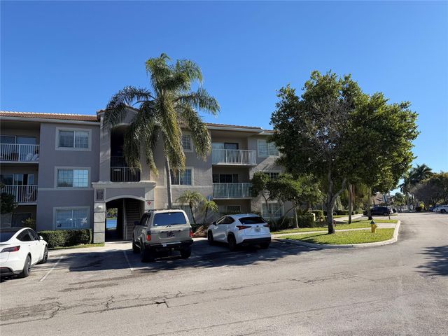 5005 Wiles Road 307, Coconut Creek, FL 33073
