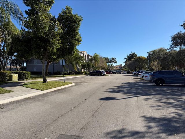 5005 Wiles Road 307, Coconut Creek, FL 33073