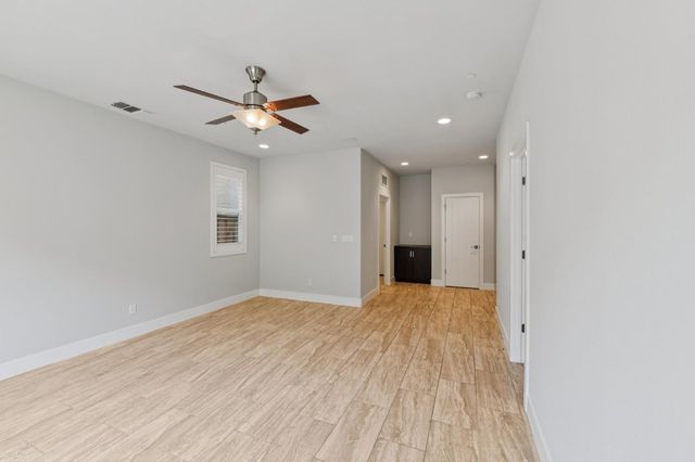 2004 Camino Real Way, Roseville, CA 95747