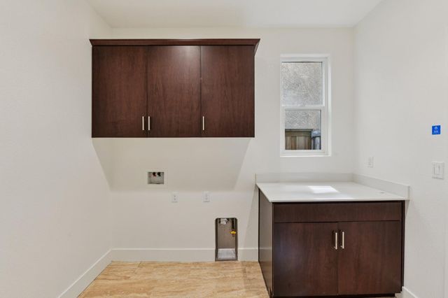 2004 Camino Real Way, Roseville, CA 95747