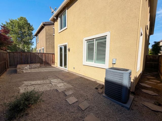 2004 Camino Real Way, Roseville, CA 95747