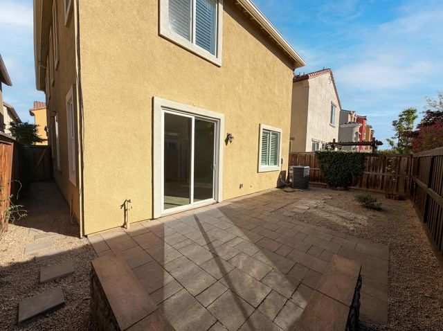 2004 Camino Real Way, Roseville, CA 95747