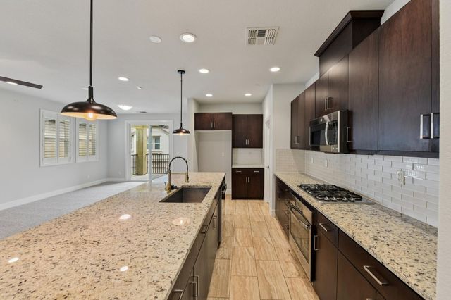 2004 Camino Real Way, Roseville, CA 95747