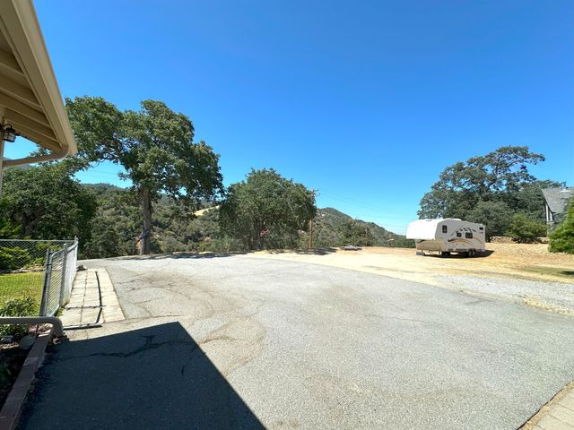 42909 Capanero Oaks Court, California Hot Springs, CA 93207