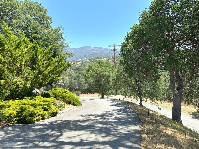 42909 Capanero Oaks Court, California Hot Springs, CA 93207