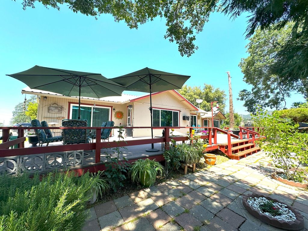 42909 Capanero Oaks Court, California Hot Springs, CA 93207