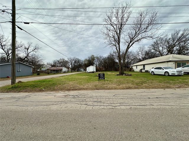 1101 N Border Street, Cleburne, TX 76031