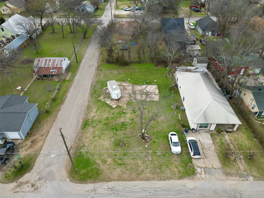 1101 N Border Street, Cleburne, TX 76031