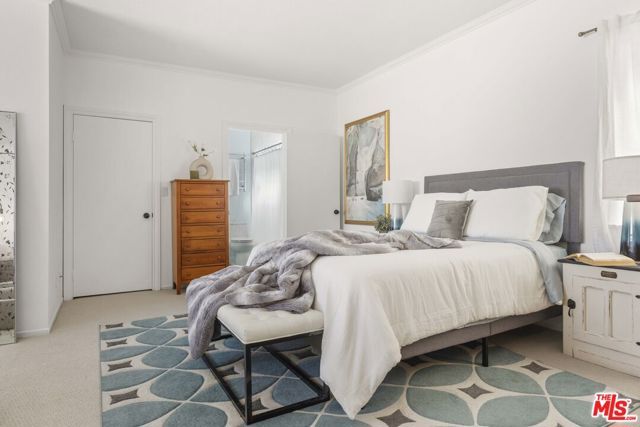 13331 Moorpark Street 318, Sherman Oaks, CA 91423
